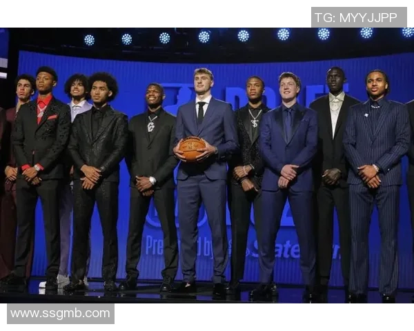 NBA选秀综述杨瀚森16号被选林葳落选湖人遭截胡勇士双选新秀